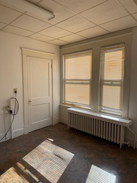 Building Photo - 151 Walnut St
