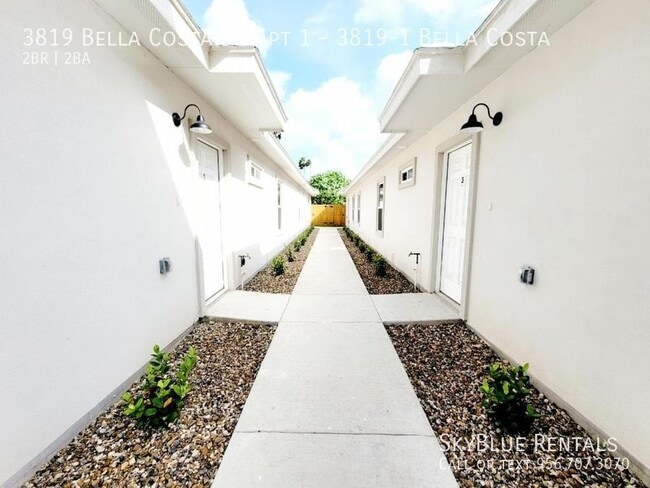 Building Photo - 3819 Bella Costa Dr