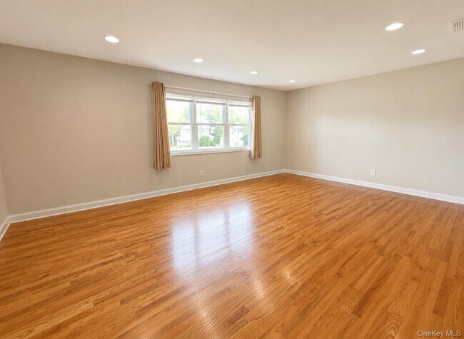 Building Photo - 83 Heitz Pl