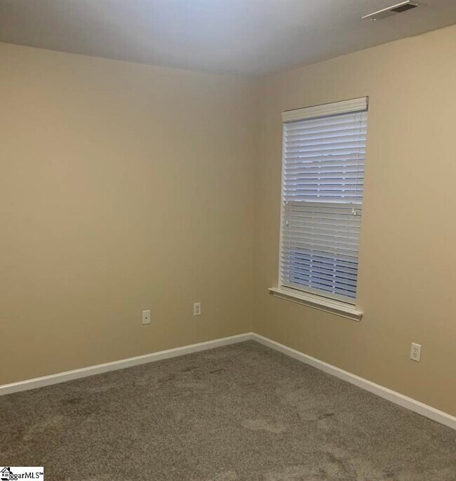 Building Photo - 7 Red Finch Dr