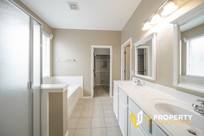 Building Photo - Location! Location! Two bedrooms downstair...