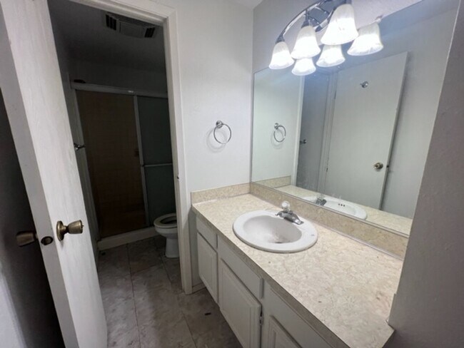 Building Photo - Wonderful single-family home for rent in downtown Fairplay!