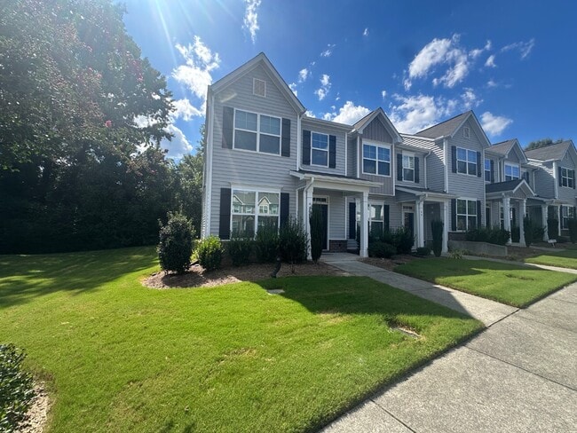 Building Photo - 102 Harvest Oaks Ln