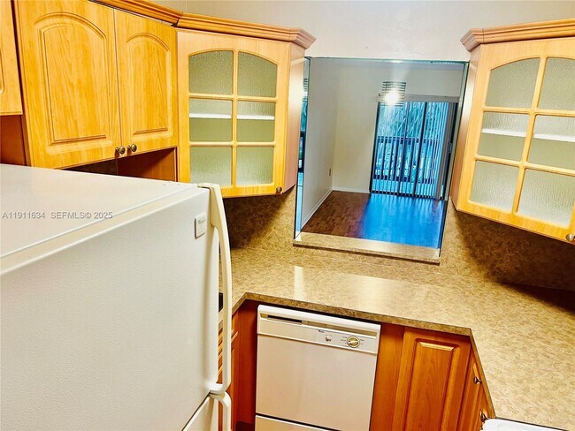 Building Photo - 1021 Mockingbird Ln