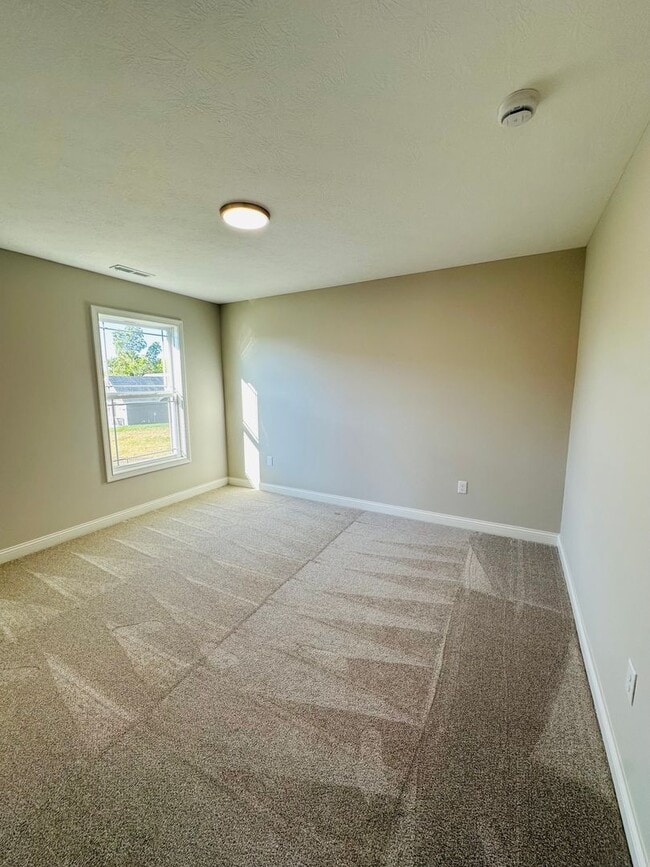 Building Photo - 1970 Petit Dr