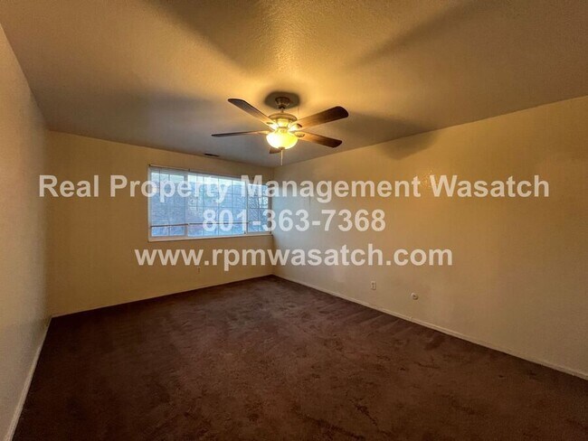 Building Photo - 110 800 E