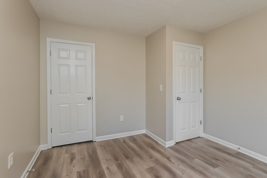 Building Photo - 733 Sinclair Way