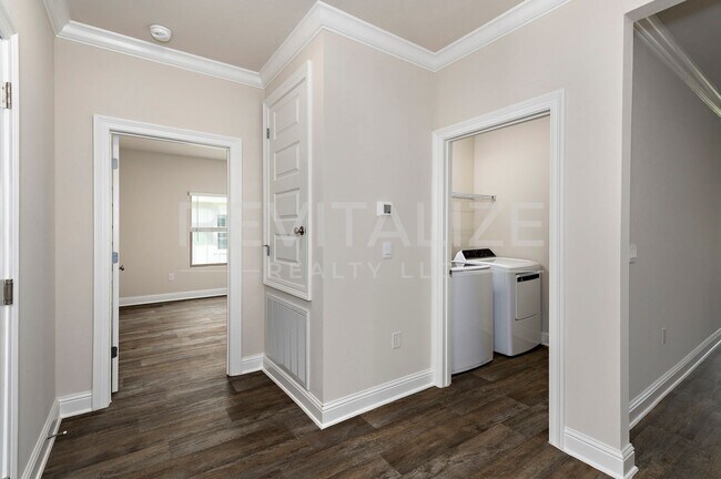 Building Photo - 14567 Dayton Cir