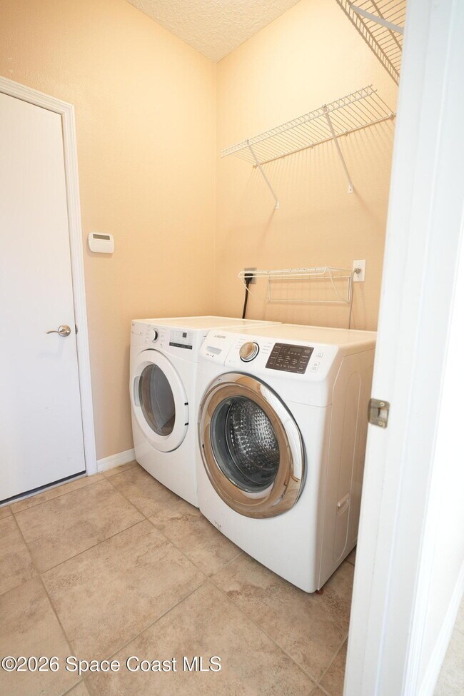 Building Photo - 3882 Manitoba Way