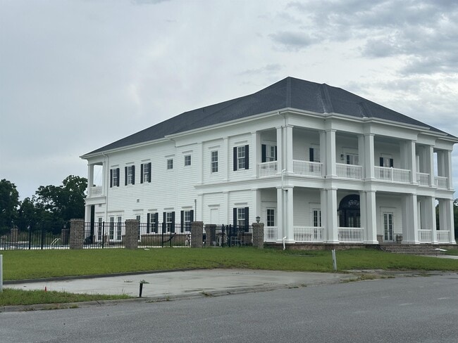 Building Photo - 407 Reserve Way