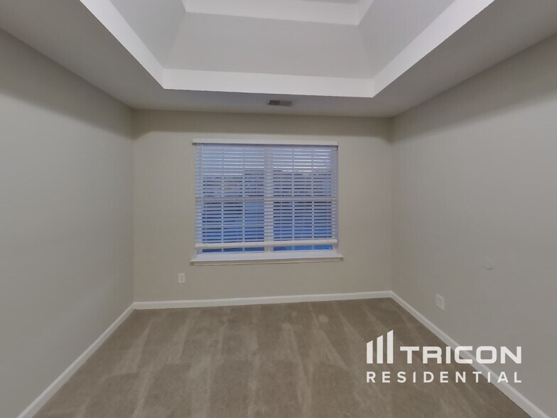 Building Photo - 5570 Hosea Ct