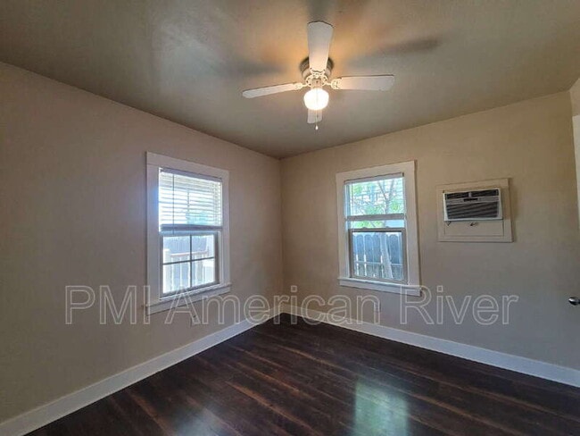 Building Photo - 4413 Parker Ave