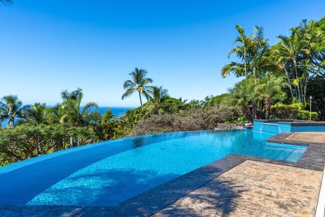 Building Photo - Luxury furnished 4 bedroom 3 bathroom with pool, spa, and outdoor showers