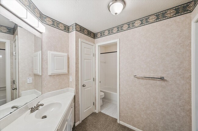 Building Photo - 13622 Apple Knoll Ct