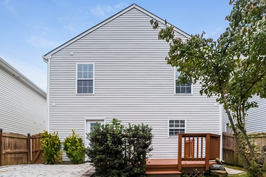 Building Photo - 1350 Haestad Ct