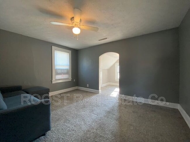 Building Photo - 437-437-437-432 W Harding Rd