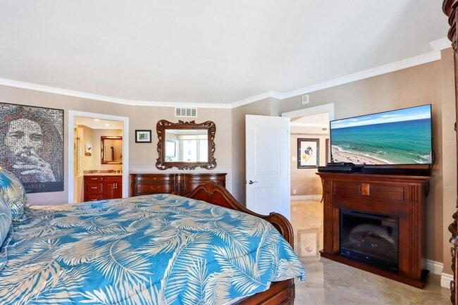 Building Photo - 5420 N Ocean Dr