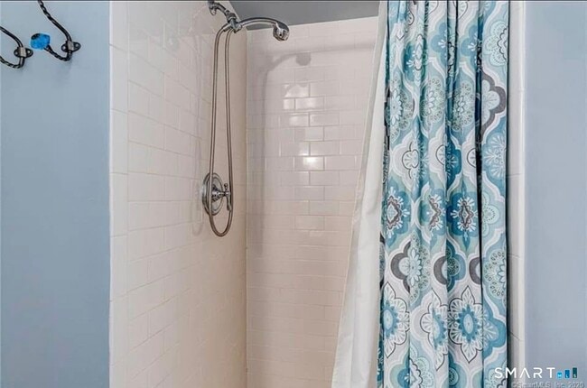 Building Photo - 127 Englewood Ave