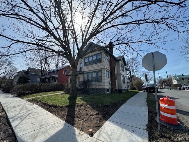 Building Photo - 295-97 N Midler Ave