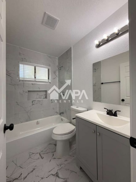 Building Photo - 4103 Family Tree Dr