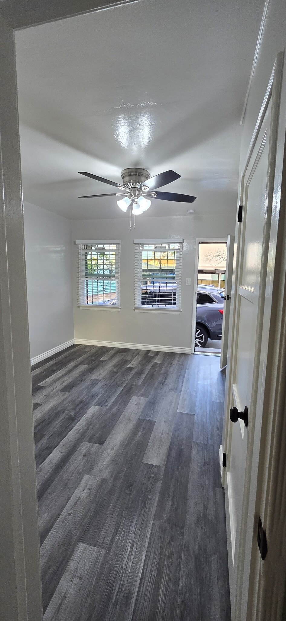 Building Photo - 5727 Loveland St