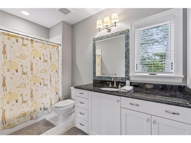 Building Photo - 15700 Portico Dr