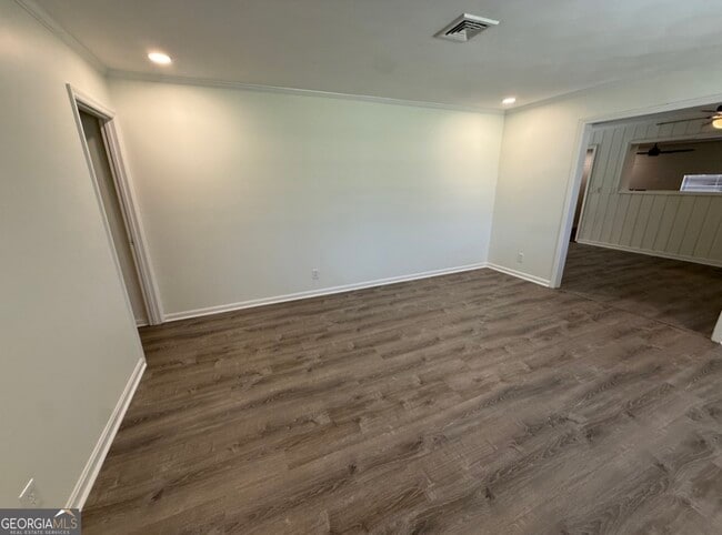 Building Photo - 108 Plum St