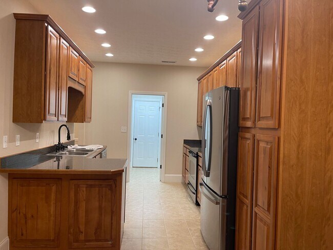 Building Photo - 1930 Scarlett Meadows Dr