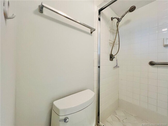 Building Photo - 10680 S Ocean Dr