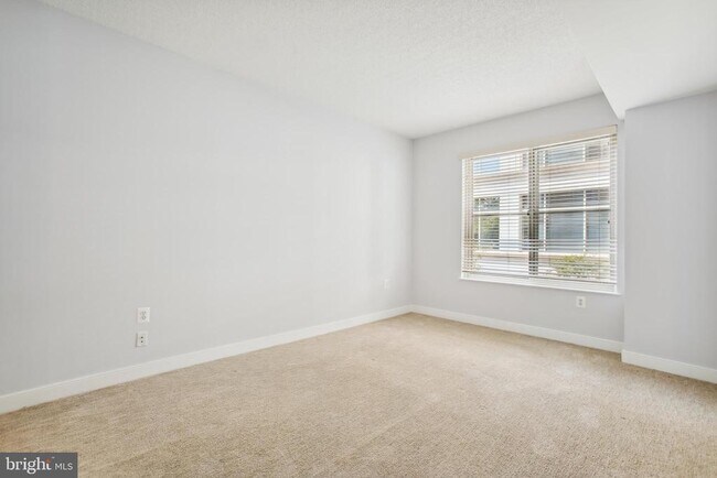 Building Photo - 820 N Pollard St