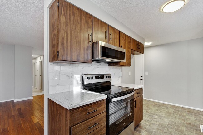 Building Photo - Don’t miss out on this beautiful 3 bedroom, 2 bath home in Bel Aire!