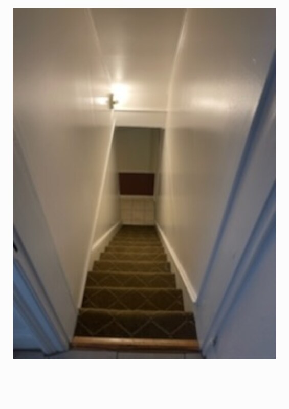 Building Photo - 23 E Main St