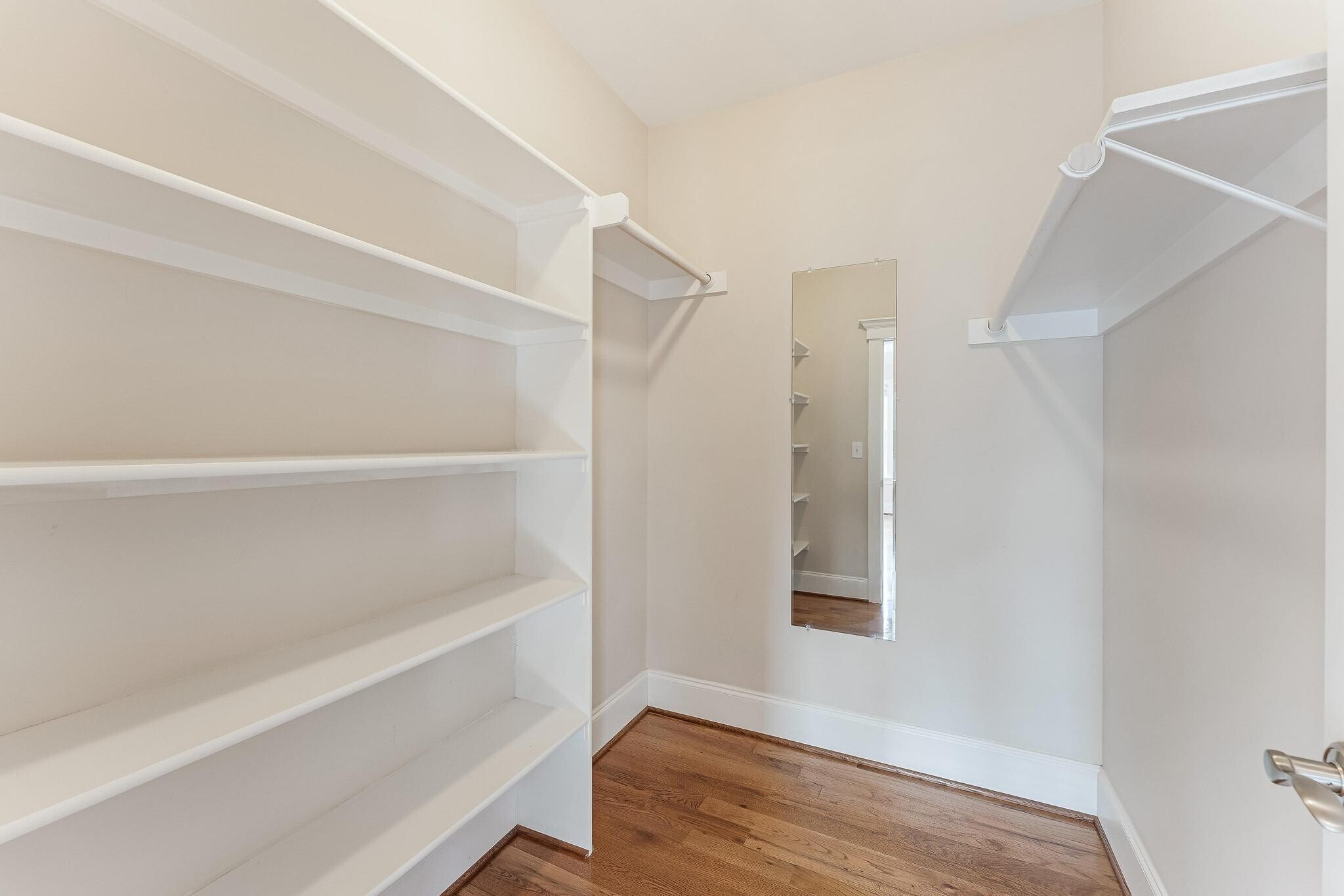 Building Photo - 829 Golden Arrow St