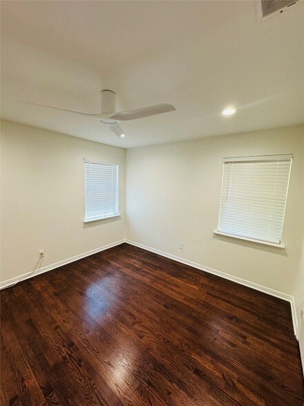 Building Photo - 8406 Foxwood Ln