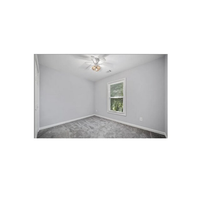 Building Photo - 558 Manning Rd SW