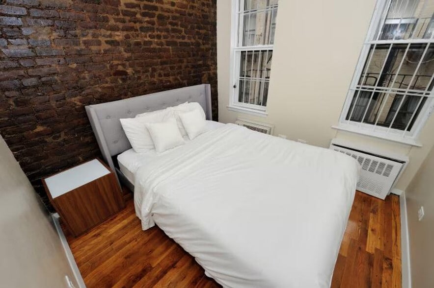 Building Photo - 348 E 34th St