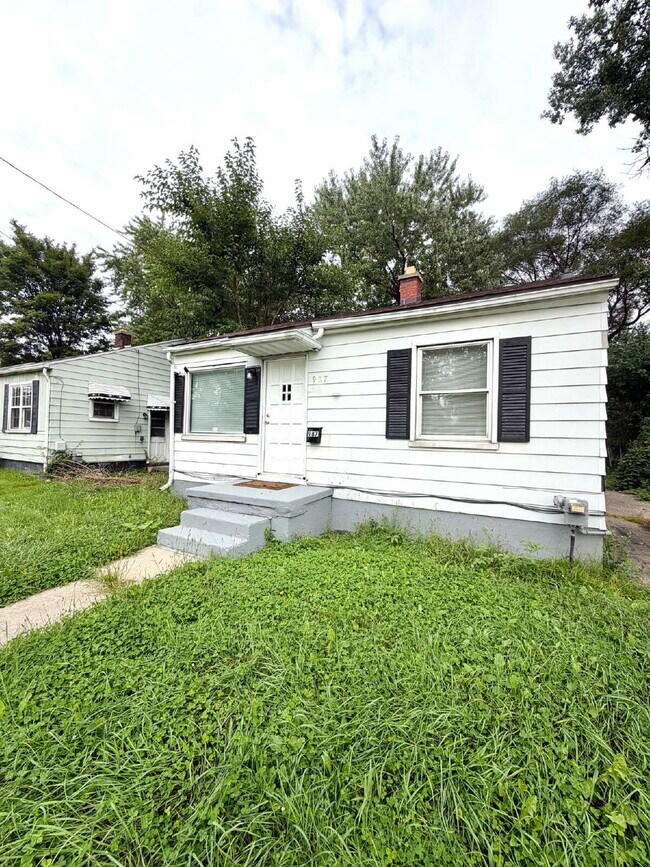 Building Photo - 987 S Ballenger Hwy