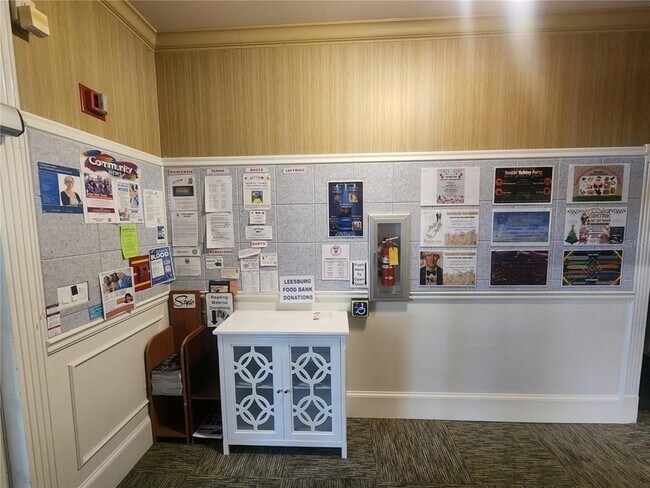 Building Photo - 24921 Pine Hill