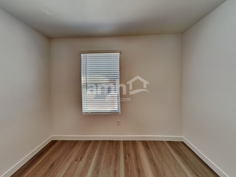 Building Photo - 6483 E Paseo Alga