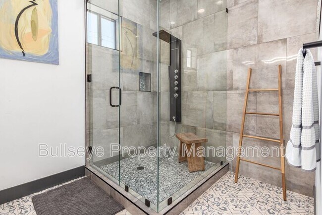 Building Photo - 4413 E Montecito Ave