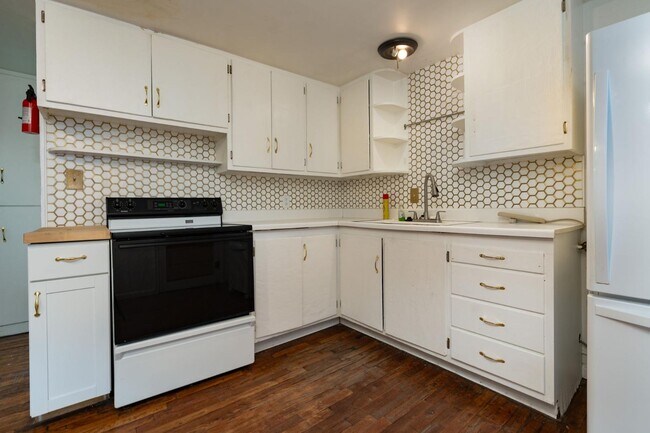 Building Photo - 861 Grand Ave