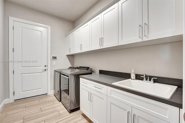 Building Photo - 17130 Magnolia Estates Dr