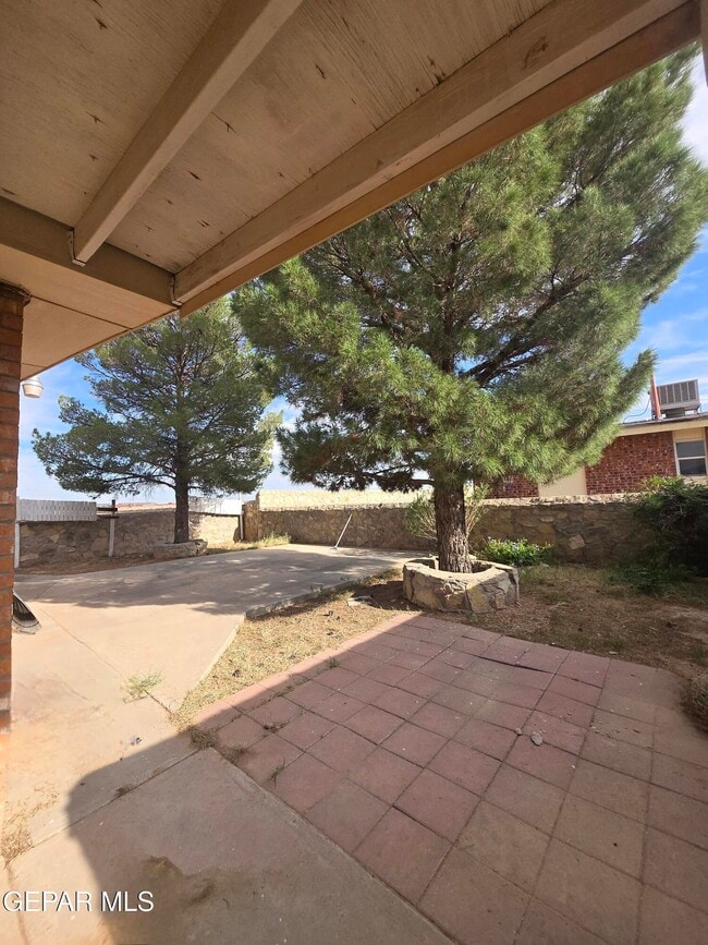 Building Photo - 6230 Arch Bridge Dr
