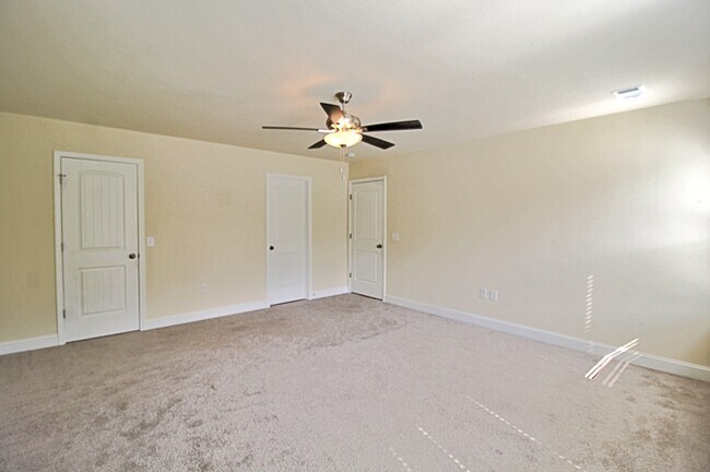 Building Photo - 711 Mill Creek Cir