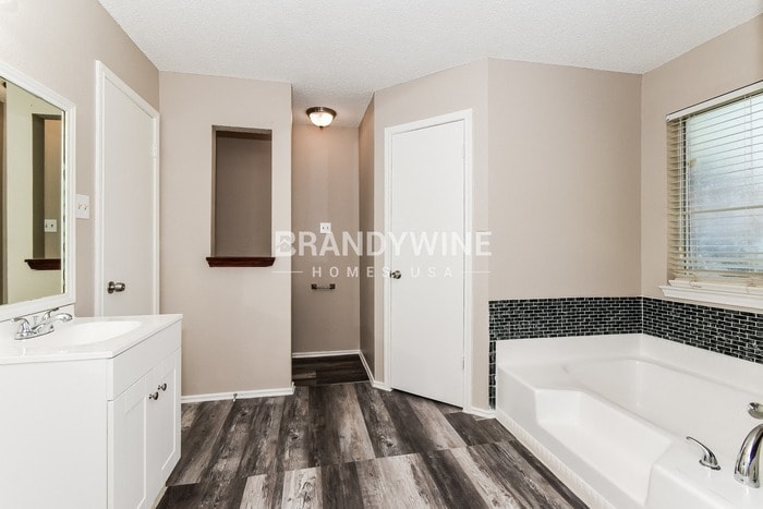 Building Photo - 2305 Randi Rd