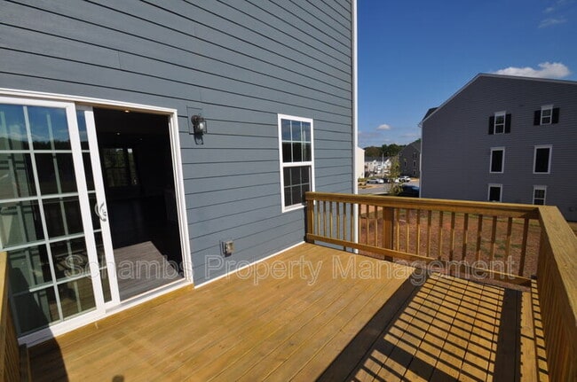 Building Photo - 200 Misty Pike Dr