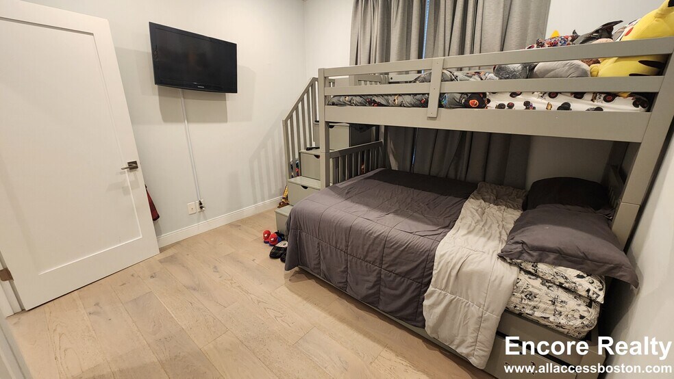 Building Photo - 32 Cummins Hwy