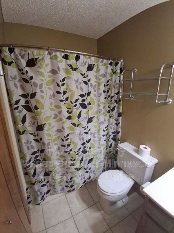 Building Photo - 3327 Arcade St S