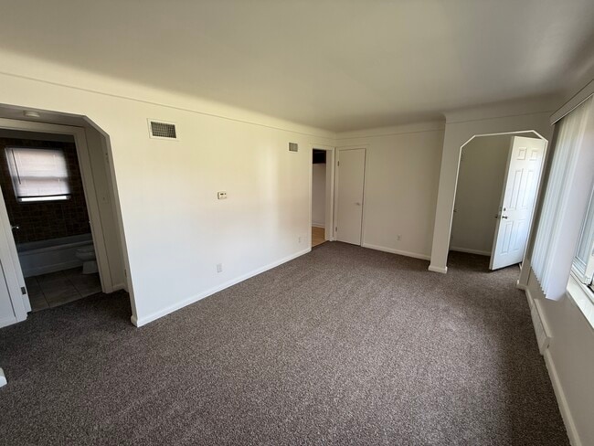 Building Photo - 22861 Rosalind Ave