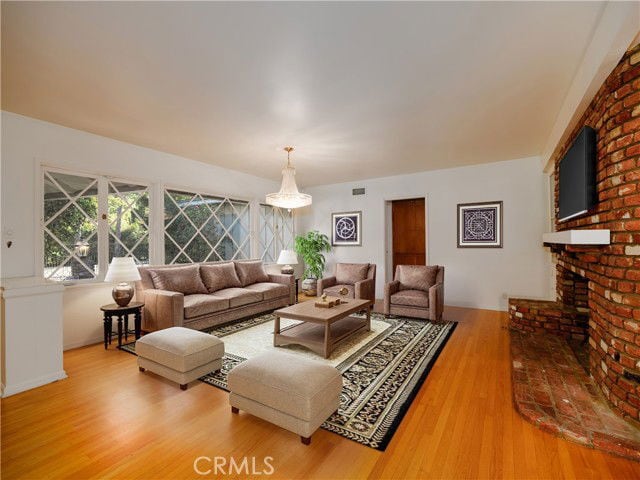 Building Photo - 4539 Hayvenhurst Ave